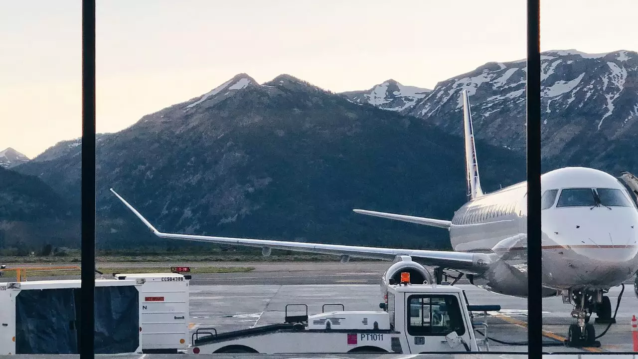 Icelandair RDU Terminal – Raleigh–Durham International Airport
